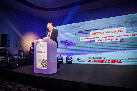 Fot. 1. XIII Kongres PORT PC, 12 czerwca 2025 r., Hotel Airport Okęcie, Warszawa. Uroczystego otwarcia kongresu dokonał prof. Krzysztof Galos, Podsekretarz Stanu w Ministerstwie Klimatu i Środowiska, Główny Geolog Kraju.