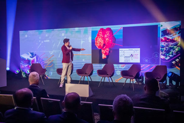 Fot. 5.Petros Psyllos, programista, innowator i przedsiębiorca, założyciel Cybernetics Company, wskazywał na niezwykle szybki postęp w rozwoju sztucznej inteligencji, a także na potencjał jej współpracy z pompami ciepła